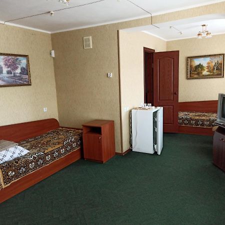 Hotel "Nizhyn" 외부 사진