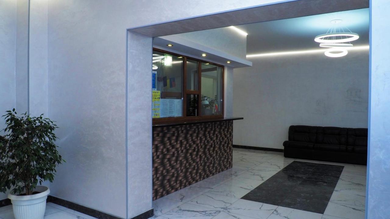 Hotel "Nizhyn" 외부 사진