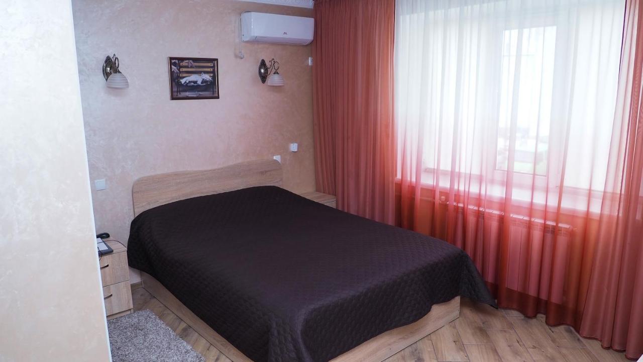 Hotel "Nizhyn" 외부 사진