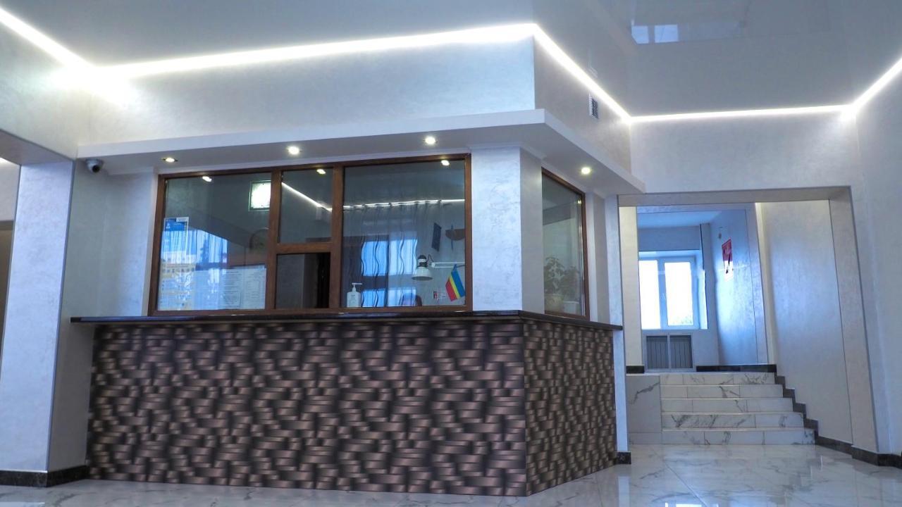 Hotel "Nizhyn" 외부 사진