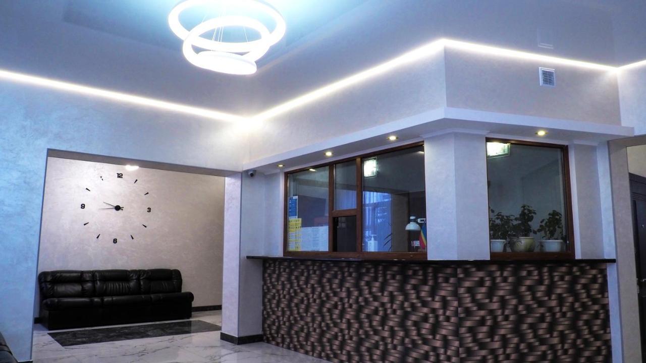 Hotel "Nizhyn" 외부 사진
