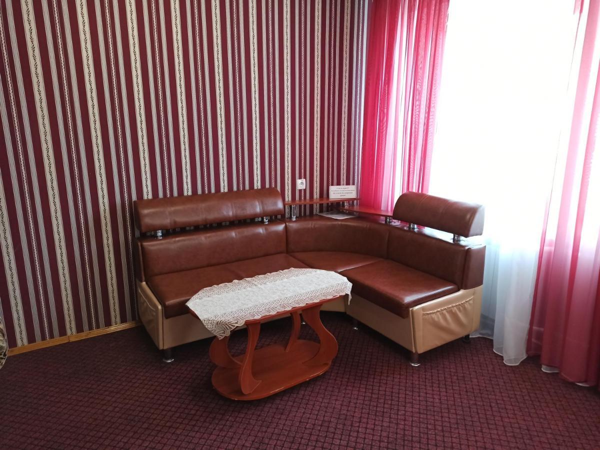 Hotel "Nizhyn" 외부 사진