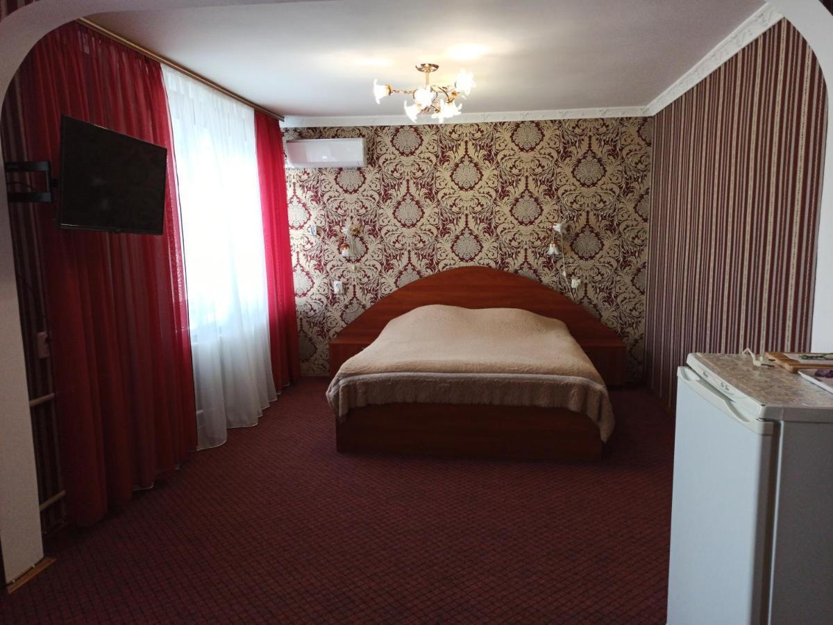 Hotel "Nizhyn" 외부 사진