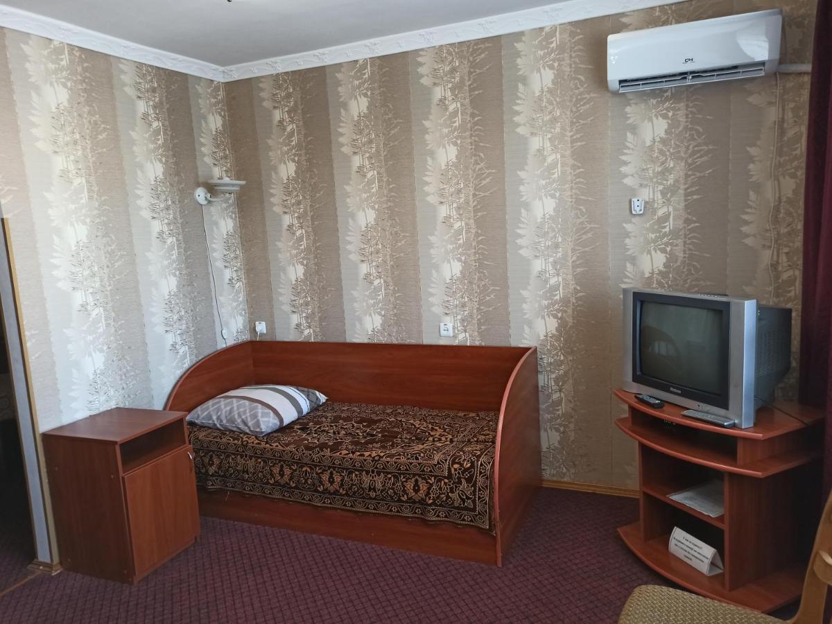Hotel "Nizhyn" 외부 사진