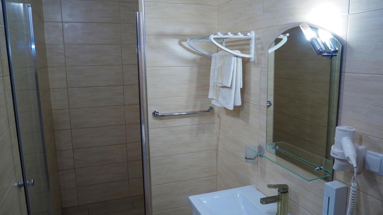 Hotel "Nizhyn" 외부 사진